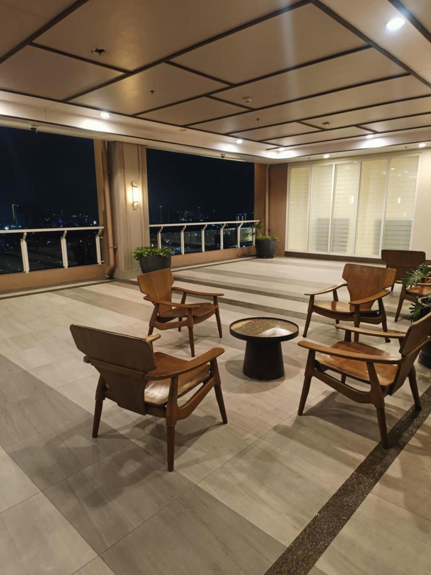 Infina Towers Lejlighedshotel Quezon City Eksteriør billede