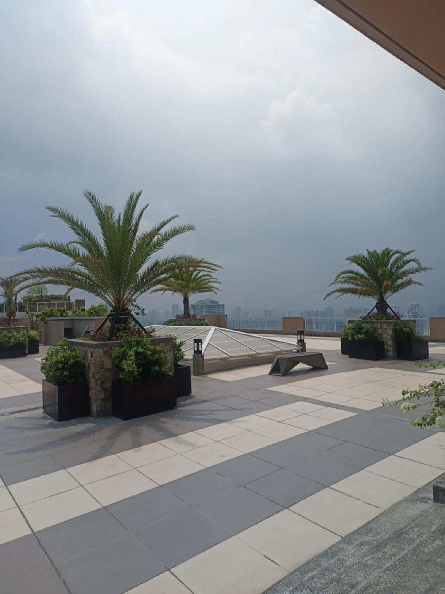 Infina Towers Lejlighedshotel Quezon City Eksteriør billede